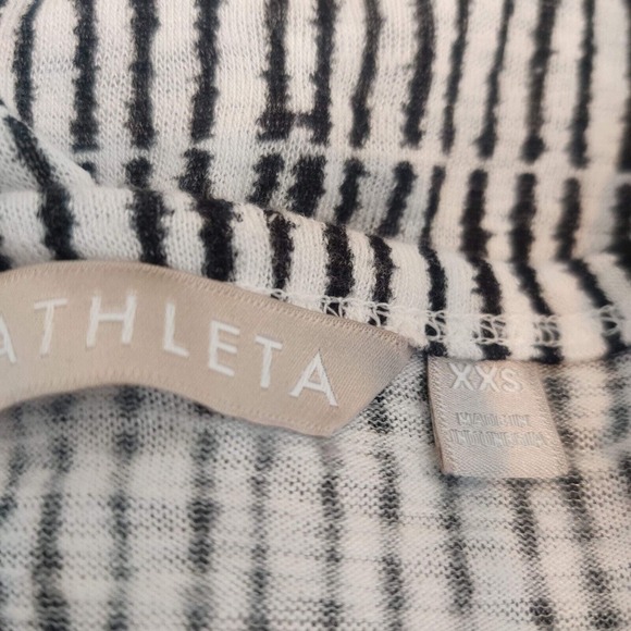 Athleta Breezy Muscle Tank White Black Print Hi Low - Picture 7 of 7